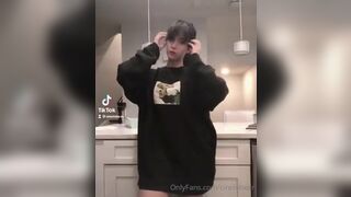 Gorgeous Cincinbear Ass Spread Video Tape Leaked – Famous Internet Girls