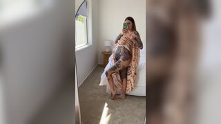 Would You Fuck This Horny Mama? [video] [Reddit Video]