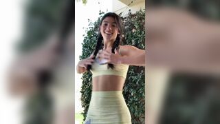 Top Charli D’Amelio Amazing Midriff Skirt Dance Video Tape Leaked