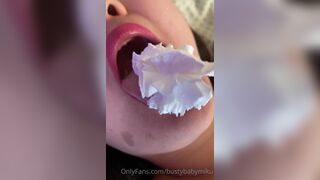 Aroomi Kim puts Whip cream in her Mouth Onlyfans Tape