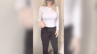 Do You Like My Hat Or My Mombod? [video] [Reddit Video]