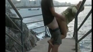 Couple has outdoor sextape by the sea
