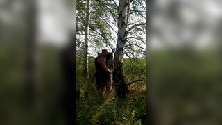 Amateur couple has quick sextape outside in the field