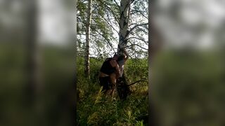 Amateur couple has quick sextape outside in the field