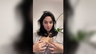 Shiftymine Ripping Her Top And Shaking Her Big Boobs Onlyfans Leaked Video