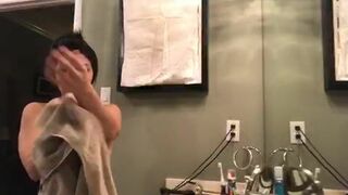 Streamer Accidental Boob Slip After Shower Live