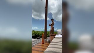 Mia Khalifa Enjoying Sun Smoking Nip Slip Onlyfans Leaked Tape