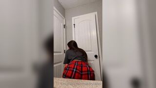 Super Hot Babe Oakleyraeee Squeezing Her Boobs And Dropping Her Shorts For A Quick Twerk Onlyfans Leaked Video