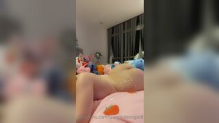 Laurenalexisgold Rubbing Nipples On Bed And Shaking Her Big Booty Onlyfans Leaked Vi
