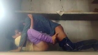 In the barren house, the lovers secretly executed the porn!
 Indian Video