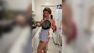 TaylorsDiary Milf Housewife Teasing in the Kitchen Onlyfans Leaked video