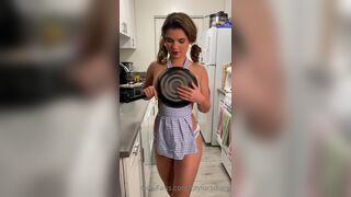 TaylorsDiary Milf Housewife Teasing in the Kitchen Onlyfans Leaked video