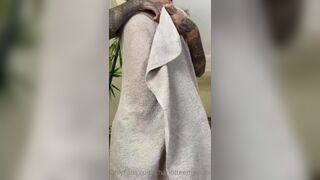 Charlotte Emerson Fingering And Riding A Big Dildo Onlyfans Leaked Video
