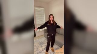 Gorgeous Megan McCarthy Sweatsuit Strip Onlyfans Tape Leaked