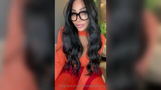 Leaked Brittanyarazavi Aka Seebrittanya Velma Cosplay Rubbing Pussy While Fucking Boobs With A Dildo Onlyfans Video