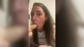 Medusaxxx Sucking Dildo And Rubs Pussy With Spit Making It Wet Onlyfans Leaked Video