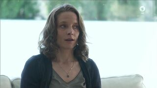 Gorgeous HD Anne Ratte-Polle – Tatort Narben 2016 Porno Scene