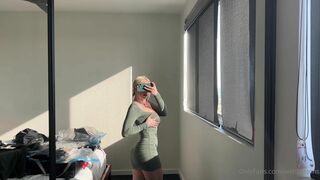 Wettmelons Watching Porn And Teasing With Her Pussy Onlyfans Leaked Video