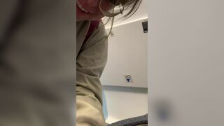 rileyreid Show Her Pussy While Peeing