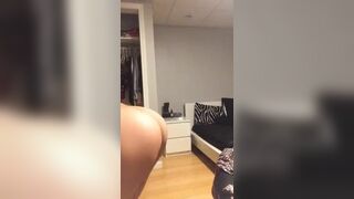 Gorgeous naked young gets undressed on periscope