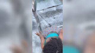 Car Washer Ebony Babe With Big Booty Showing Het Twerk Dance To Customer Video