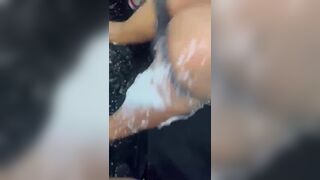 Ebony Slut Twerking In The Club Getting Snow Sprayed On Ass Video
