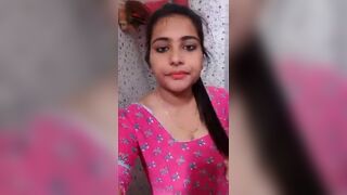 gimmick girl lifts her shirt up and shows her big boob and pussy
 Indian Video
