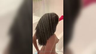 Flexximusprime Curvy Ebony Babe Sucking a Dildo While taking a Shower In Bath Room Onlyfans Video