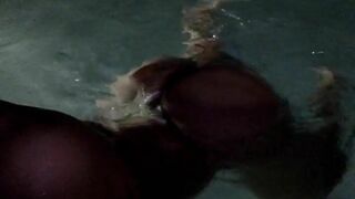 Violetgotcake Curvy Chick Exposed Her Booty Cheeks In Swiminpool Onlyfans Video