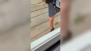 Guy Filming His Girlfriend Pussy While Her Peeing At Public Cam Video