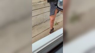 Guy Filming His Girlfriend Pussy While Her Peeing At Public Cam Video