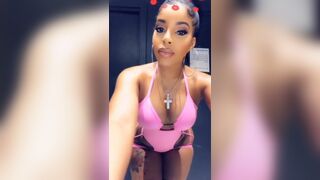 Ebony Gorgeous Babe Shows Her Curvy Booty Tiktok Compilation