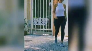 Lilika Teixeira Thick Milf Wearing Tight Jean Teasing TikTok Video