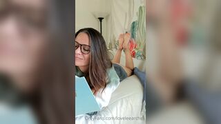LoveleeArches Naughty Milf Reading A Book On Bed Shows Het Feet OnlyFans Video