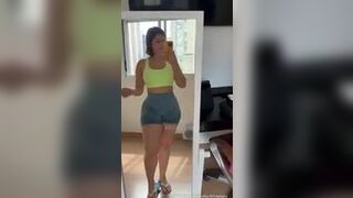 White Fairy Bad Slut Shows Her Figure After Gym Video
