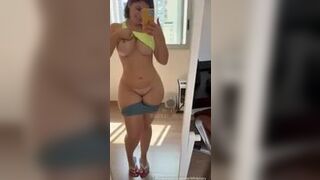 White Fairy Bad Slut Shows Her Figure After Gym Video