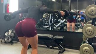 Kelly Matthews Big Booty Babe Working out in the Gym Video
