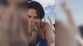 Bikini Babe Showing Her Shiny Feets on Cam Video