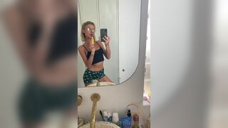 Pretty_potatoo Slim Baby Teasing Infront Of Mirror OnlyFans Video