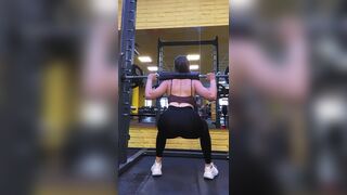 Likazaika_ Hot Babe Squatting In The Gym Big ass Video