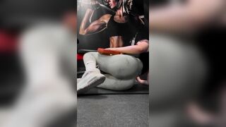 Hot And Sexy Gymgirl Working Out Video
