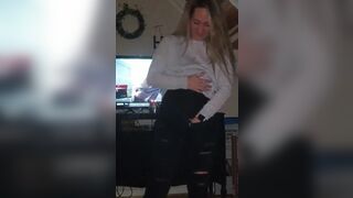 Blonde Hoe Rubs Her Wet Pussy While Wearing Pants Video