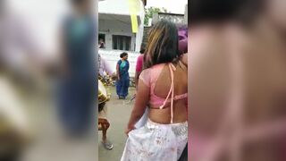 Girls showing their boobs and pussy to the villagers while dancing in the rally
 Indian Video
