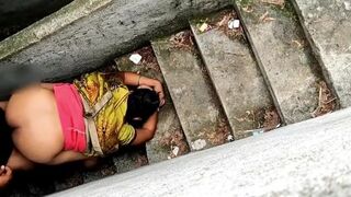 aunty doggystyle fucks cum on the ass on the stairs
 Indian Video