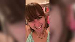 Riley Reid Petite Hoe Gives Sensual Blowjob To Her BF And Gets Covered With Cum Video