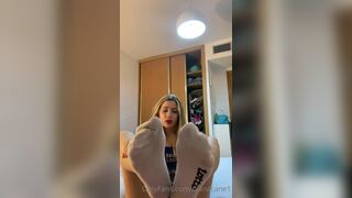 Dianacane Takes off Her Socks To Shows Her Sexy Feet Onlyfans Video