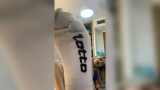 Dianacane Takes off Her Socks To Shows Her Sexy Feet Onlyfans Video