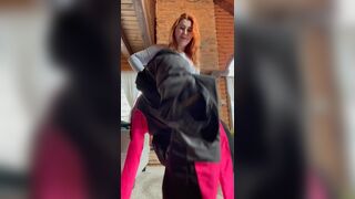 Isla Moon Busty Girl Trying to wear a Jacket Pijama Onlyfans Video