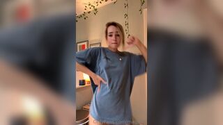 OMGCosplay Dancing Showing her Tight Cunt Onlyfans Video Leaked