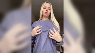 Greatmoongirl Lifting Up Her Tshirt And Playing With Big Boobs Onlyfans Leaked Video
